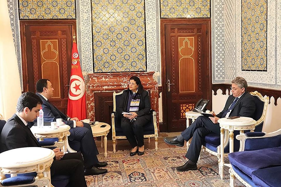 وزيرة المالية تتباحث مع سفير مصر بتونس فرص تعزيز التعاون والشراكة بين البلدين