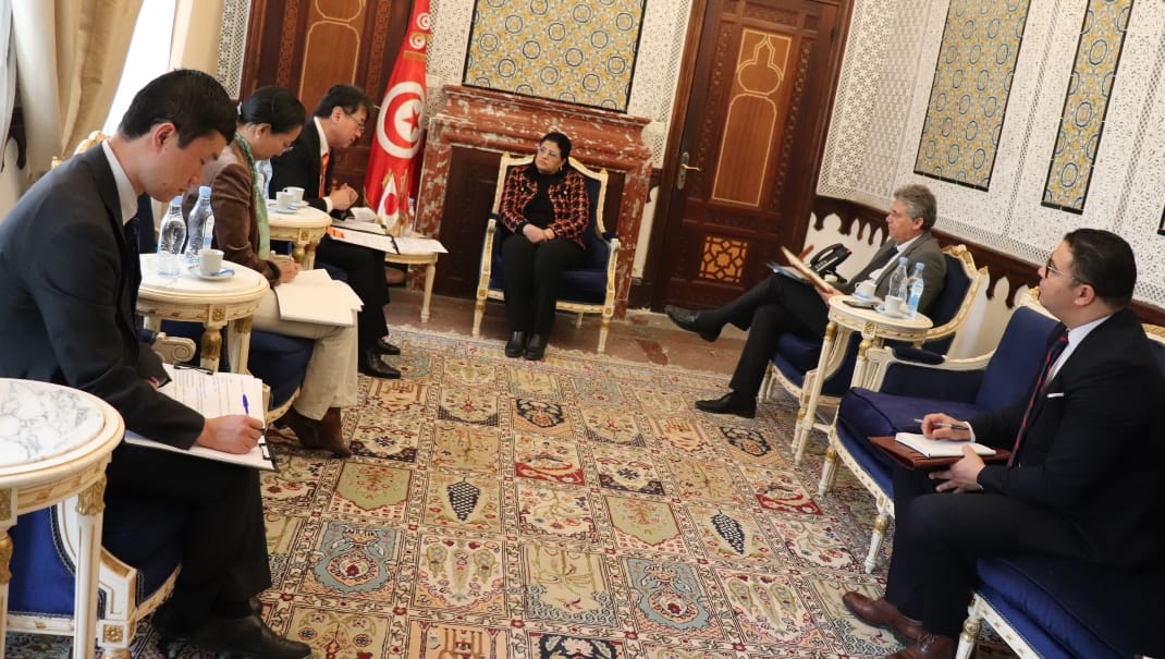  وزيرة الماليّة تلتقي بسفير اليابان بتونس
